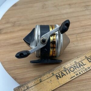 Vintage‎ 1982-1983 Zebco "33" Freshwater Reel.  Good Condition